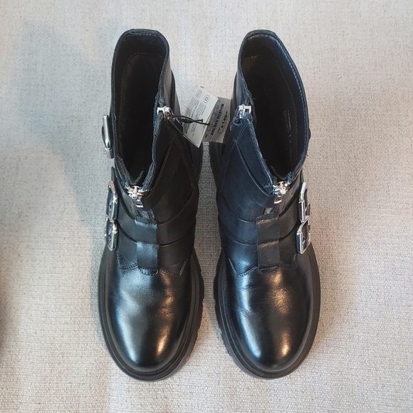 ZARA low heeled Leather ankle boots with buckles - Picture 3 of 11